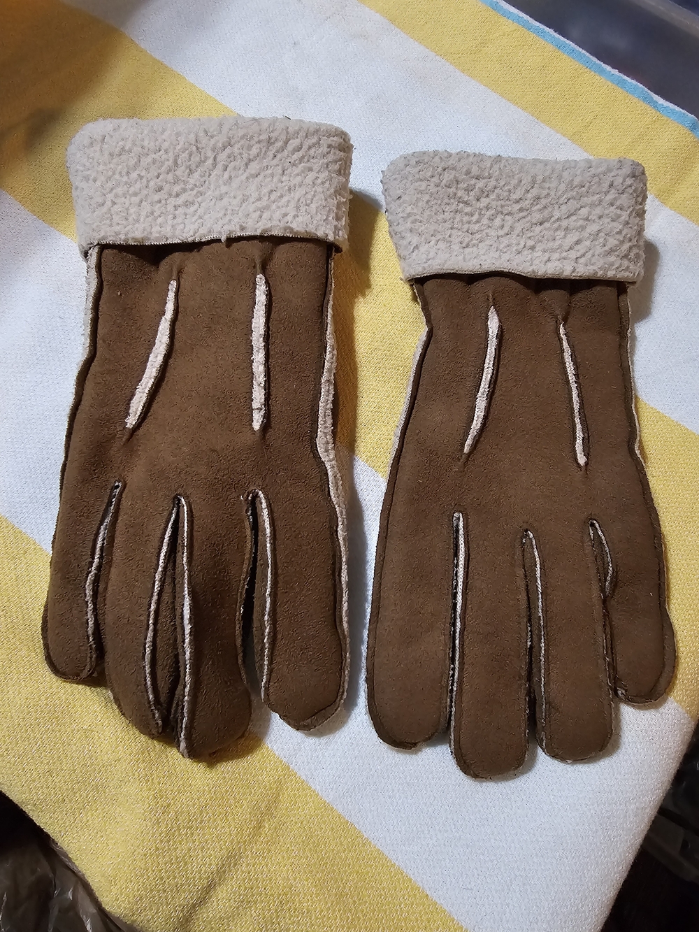 Brown Sherpa-Lined Women's Winter Gloves